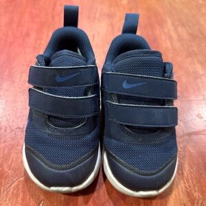 Nike Kids Navy Blue Velcro Sneakers